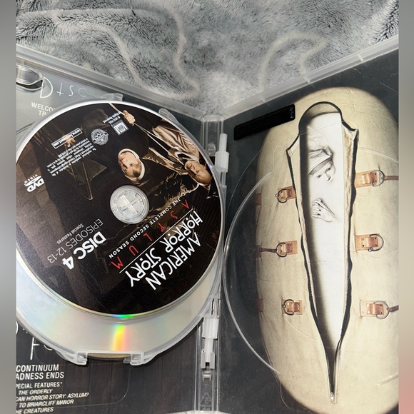 AHS Season 2 Complete Season - Picture 6 of 6